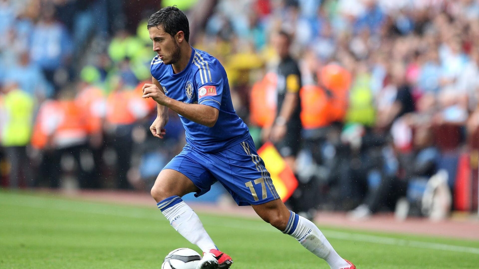 “英超积分榜变化频繁,冠军争夺逐渐白热化”,英超积分榜趣闻